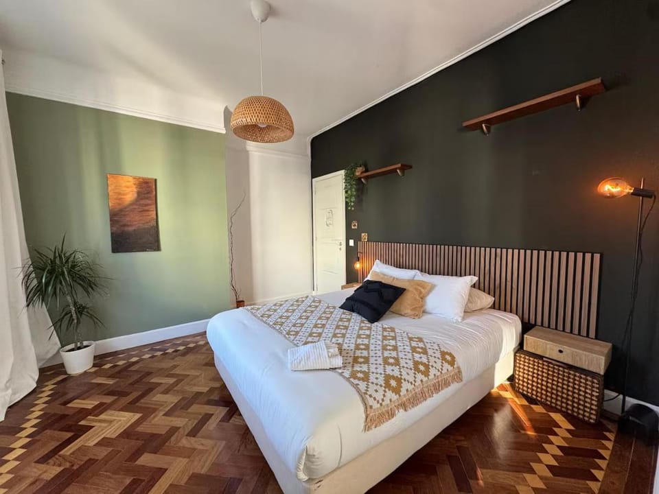 Bed, Photo of the whole room, Bedroom, internet