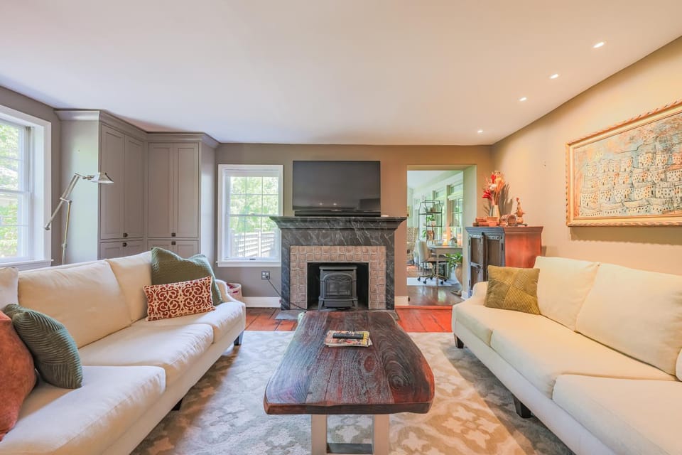 TV and multimedia, Living room, fireplace