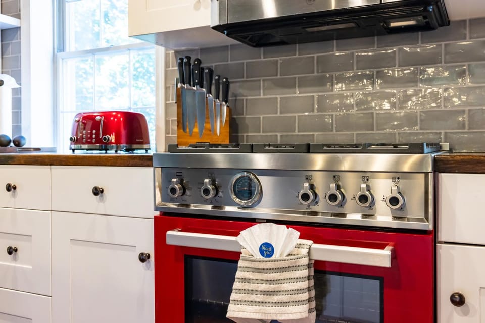 Kitchen or kitchenette, stove