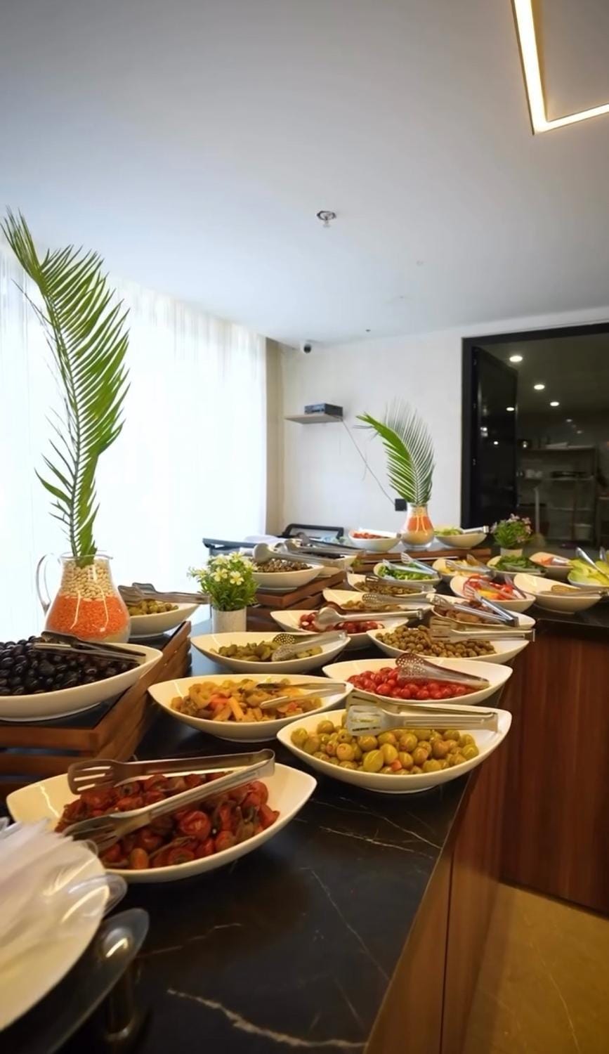 Food and drinks, Buffet breakfast