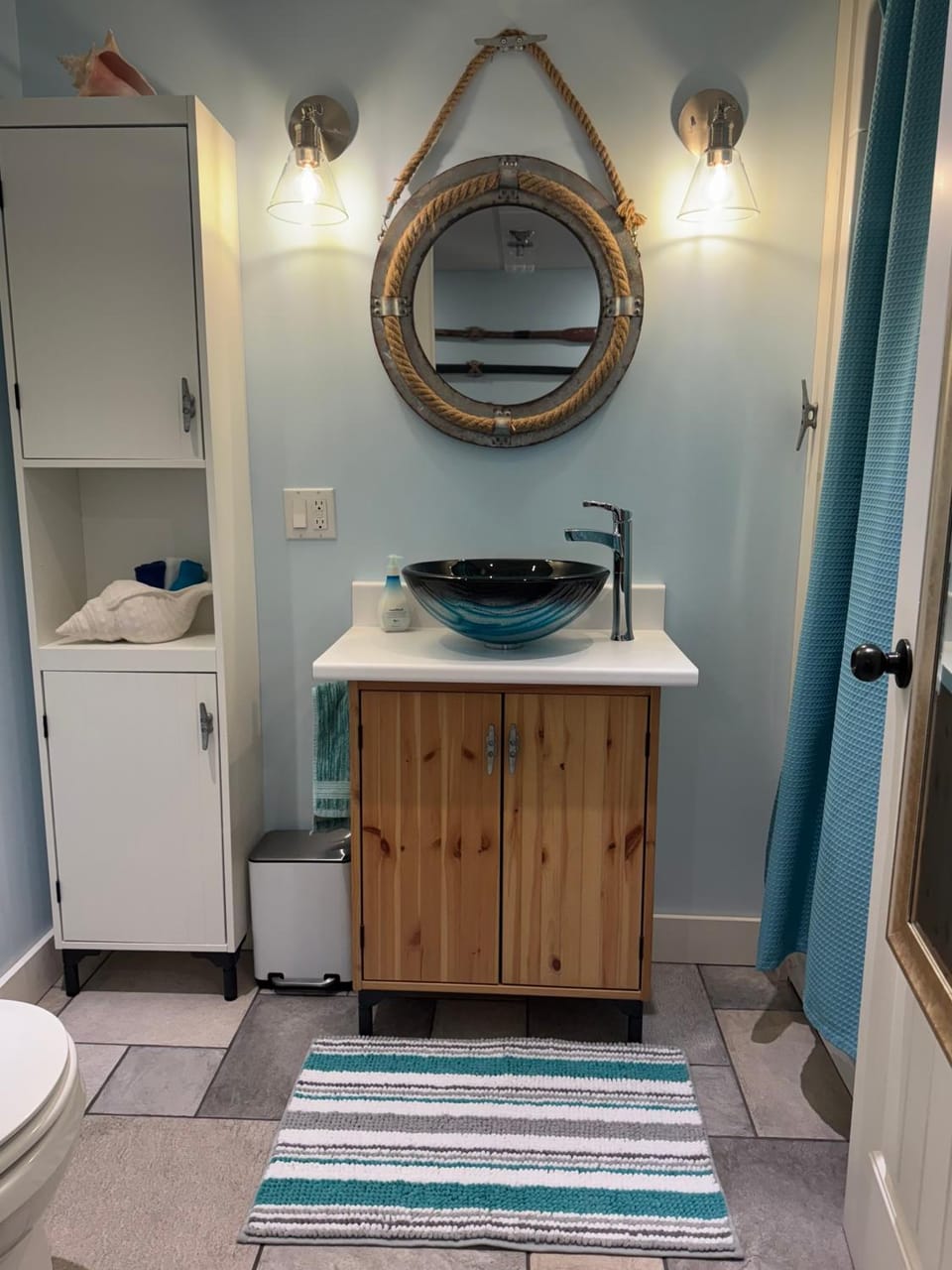 Lukeys Boat Apartment in Rocky Harbour