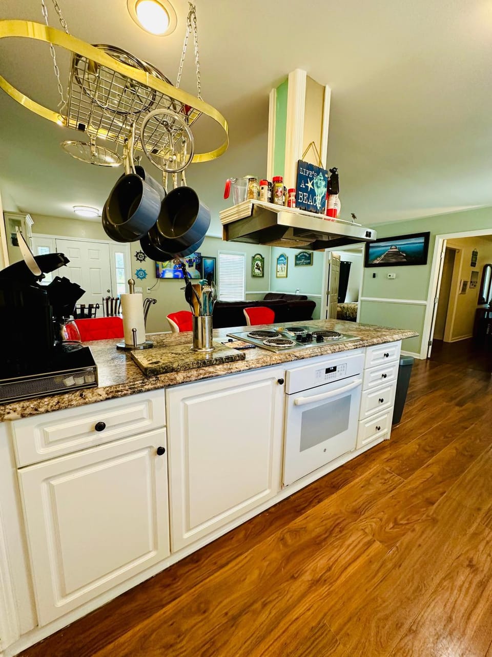 Family Cottage 1 mile to Carolina Beach House in New Hanover County