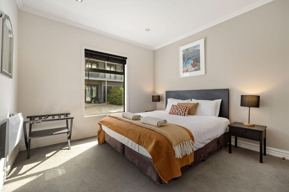 Cardrona Retreat, resort spa & swimming pool! House in Cardrona