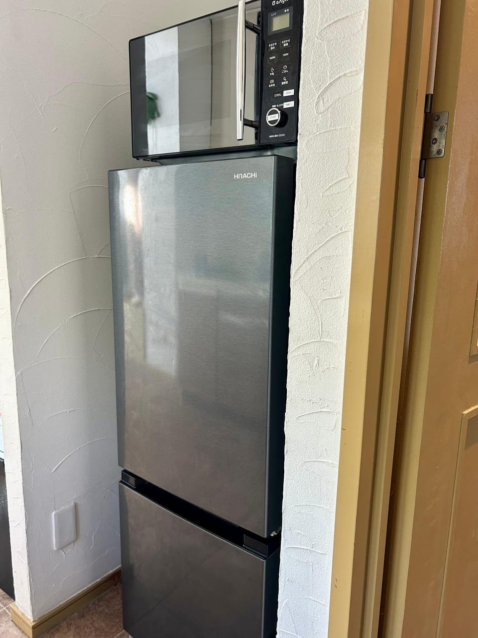 Kitchen or kitchenette, microwave, kitchen, kitchen