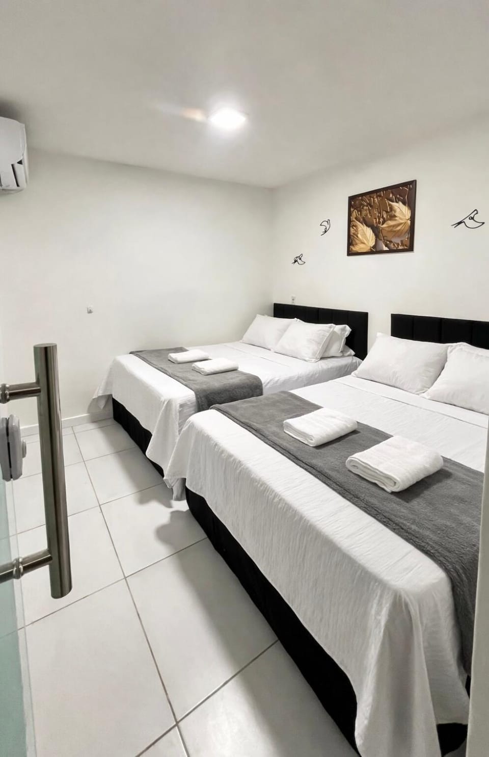 Casa e Aptos Privativos a 8 min do Aeroporto de Salvador e Próximo às Praias Self Check-in AUTOMÁTICO Apartment hotel in Lauro de Freitas