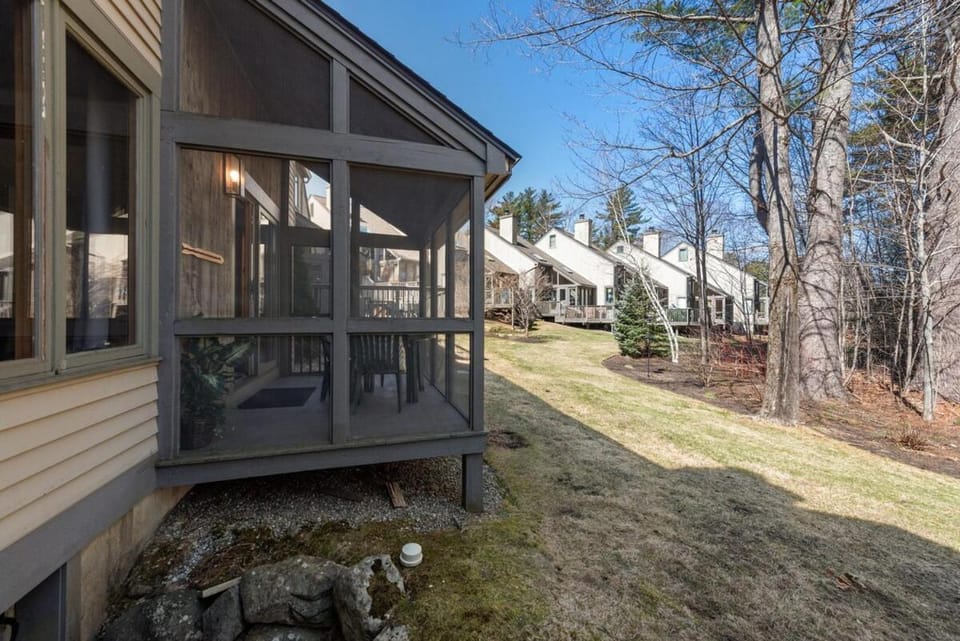 Charming Townhouse with Shared Pool House in Gilford
