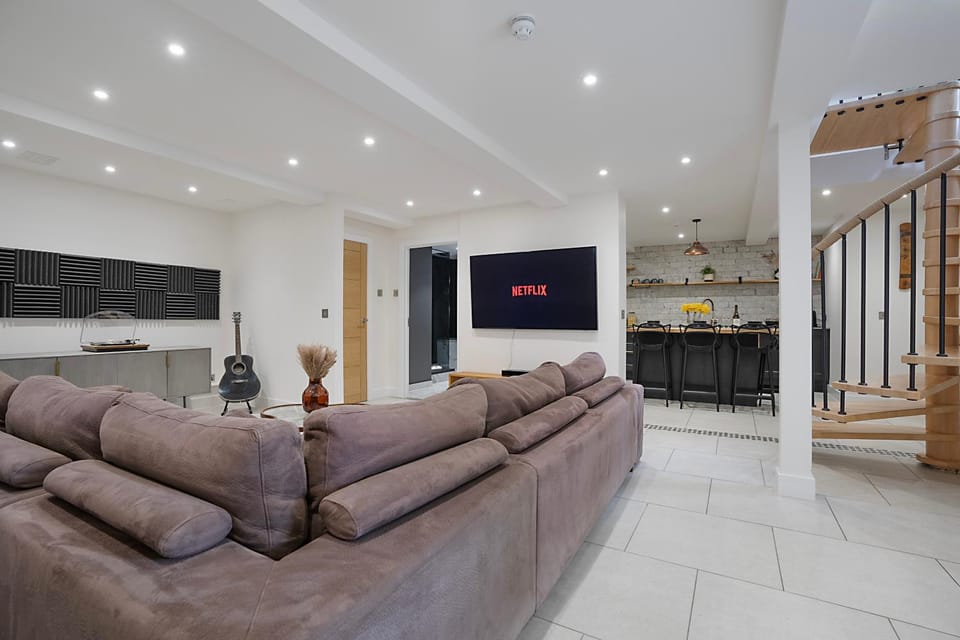 TV and multimedia, Living room, Seating area