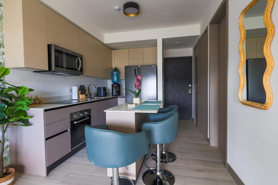 Dining area, kitchen