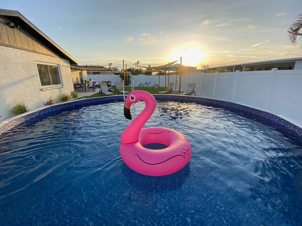 Day, Natural landscape, Pool view, Swimming pool, Sunset