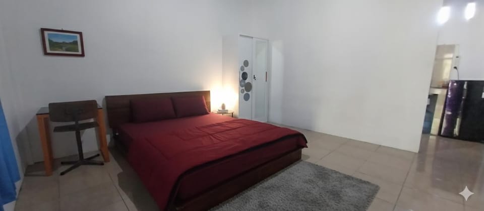 White Guest House Bed and Breakfast in Sekongkang