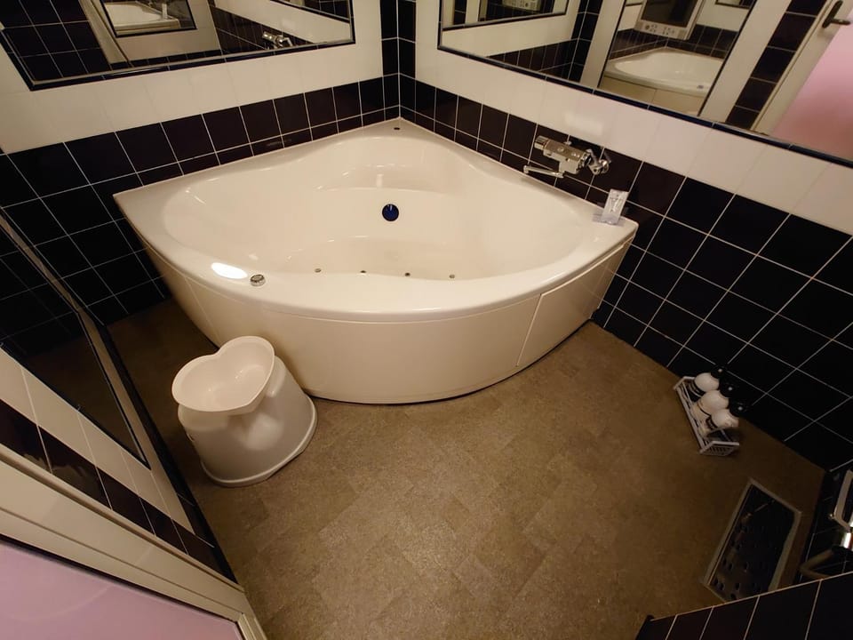 Bathroom, Bath