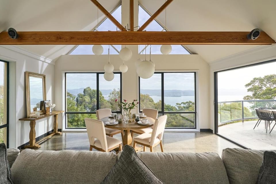 Alpine Nelson - With Indoor Pool & Sauna House in Tasmania