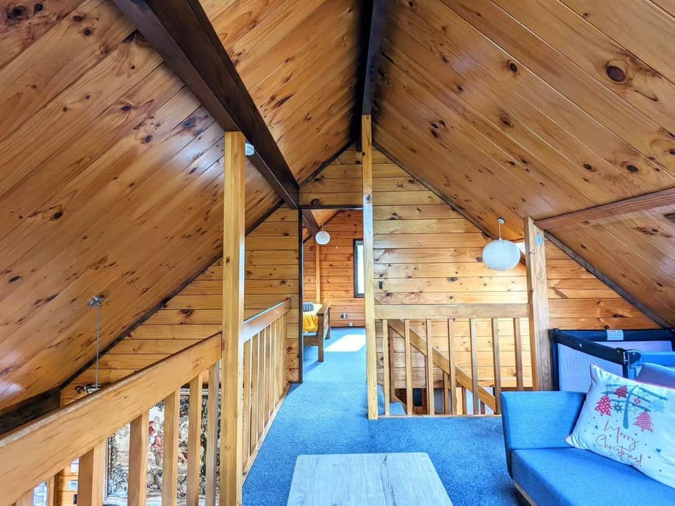 Moncur Villa, cozy and close golf course, self check in House in Rotorua