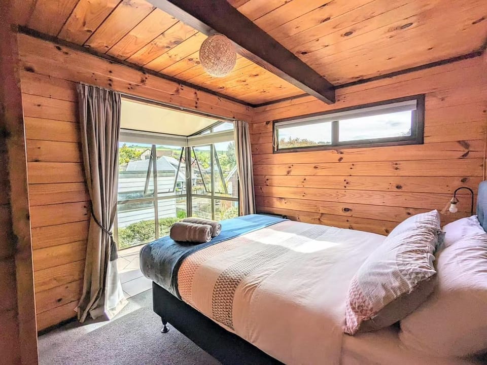 Moncur Villa, cozy and close golf course, self check in House in Rotorua