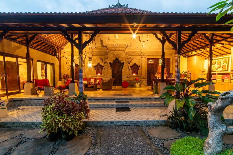 Property building, Patio, Facade/entrance