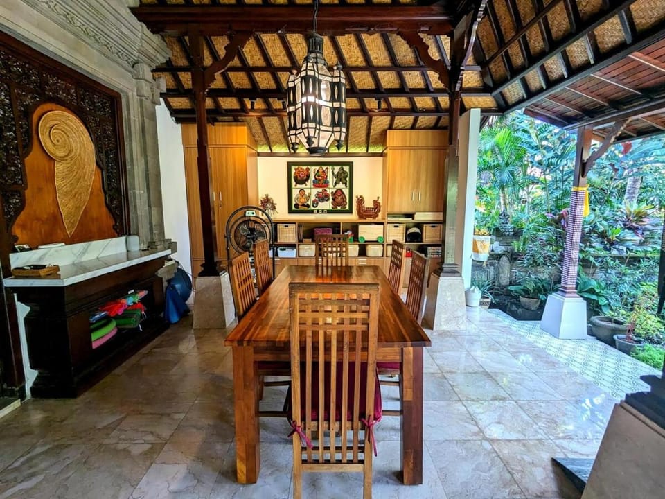 Patio, Dining area