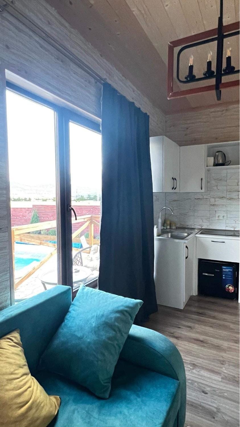 Emerald Bazaleti Apartment in Georgia
