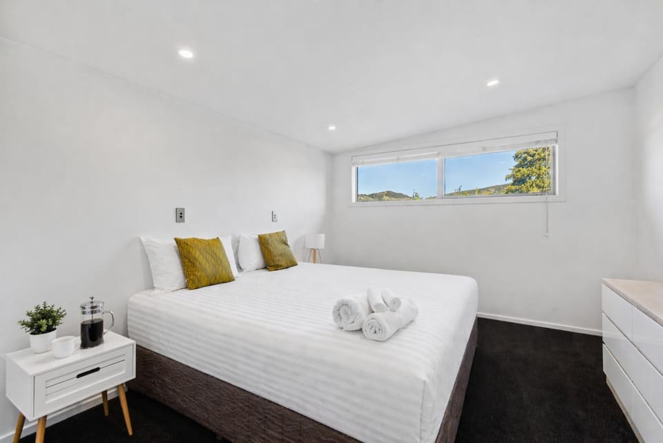 Resort Living in the Alps - Wanaka Apartment Apartment in Wanaka