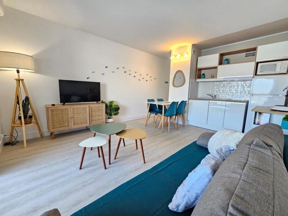 Studio cabine climatisé magnifique vue port Cabin in Gruissan
