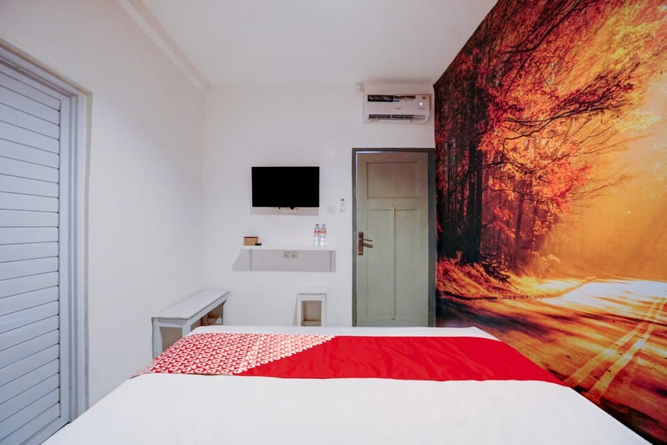 Bed, TV and multimedia, air conditioner