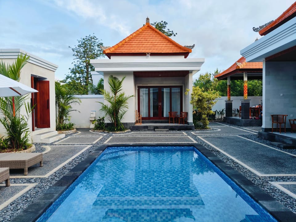Swimming pool, Swimming pool