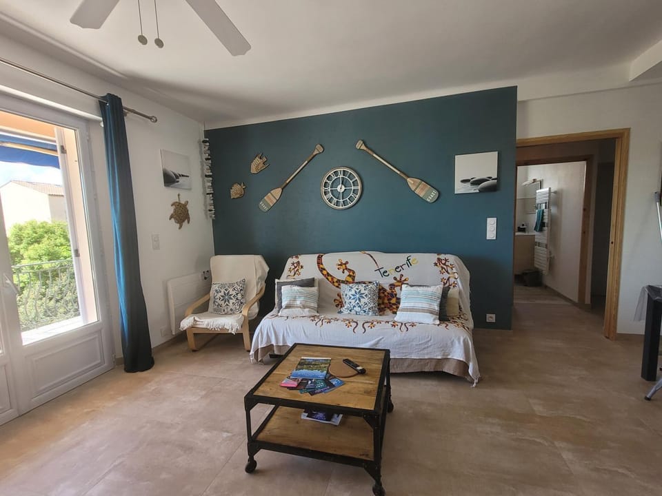 Saint-Aygulf "Frejus",appartement à 50 m de la mer, avec parking privé Apartment in Fréjus