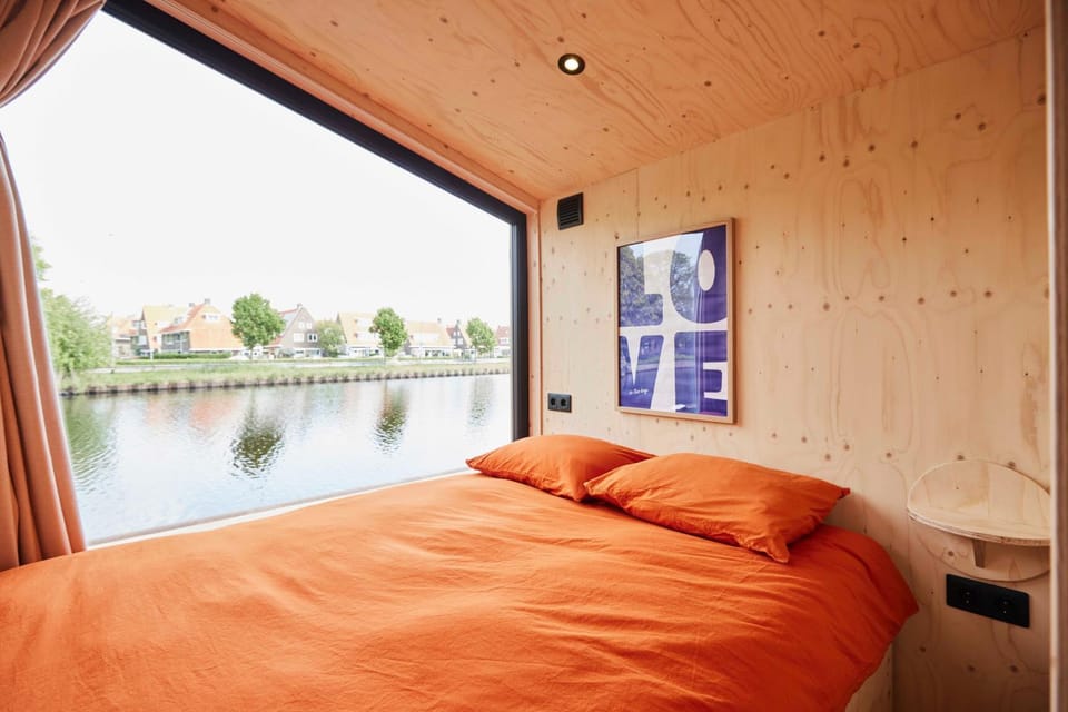 Bed, Bedroom, River view