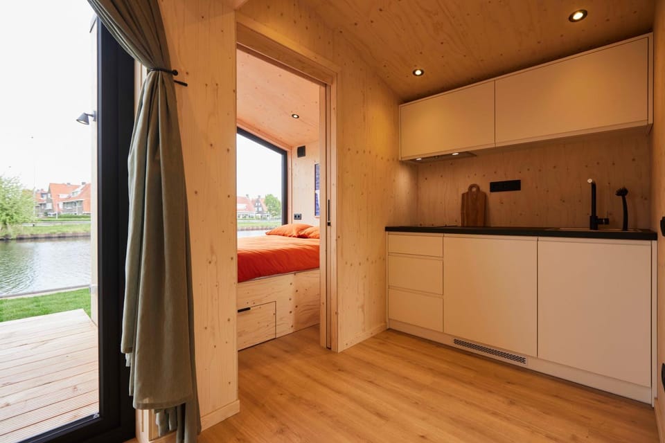 Coffee/tea facilities, Kitchen or kitchenette, kitchen