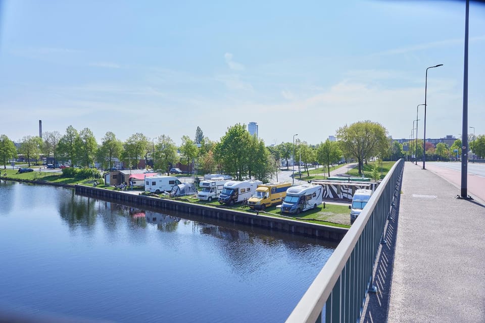 Spring, Day, Neighbourhood, River view, Location