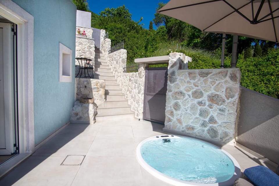 Hot Tub, Balcony/Terrace