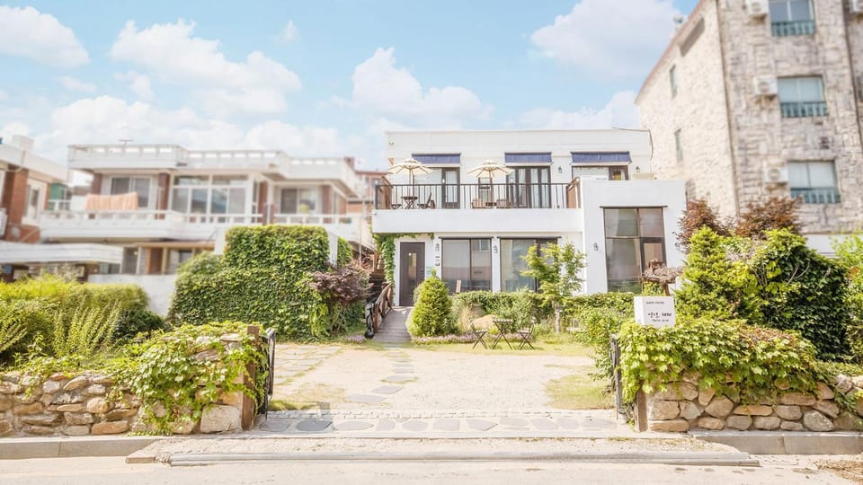 Hello jeje Guesthouse Bed and Breakfast in South Korea