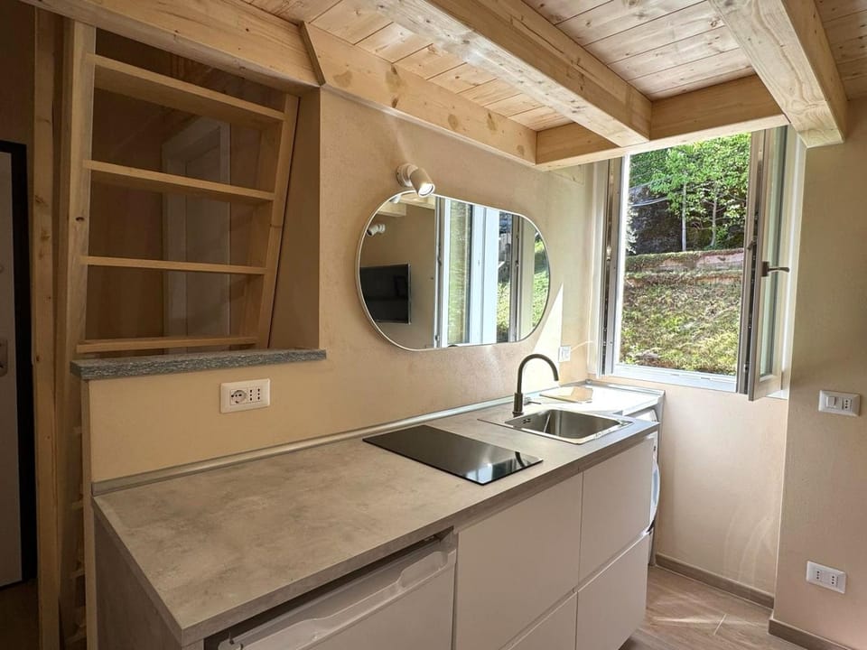 The House of Love Apartment in Bellano