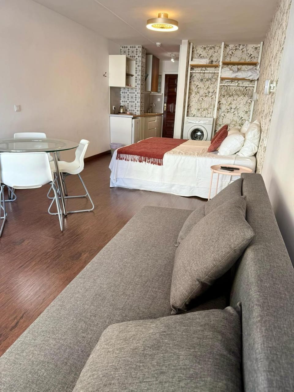 Bed, Kitchen or kitchenette, Living room, Dining area