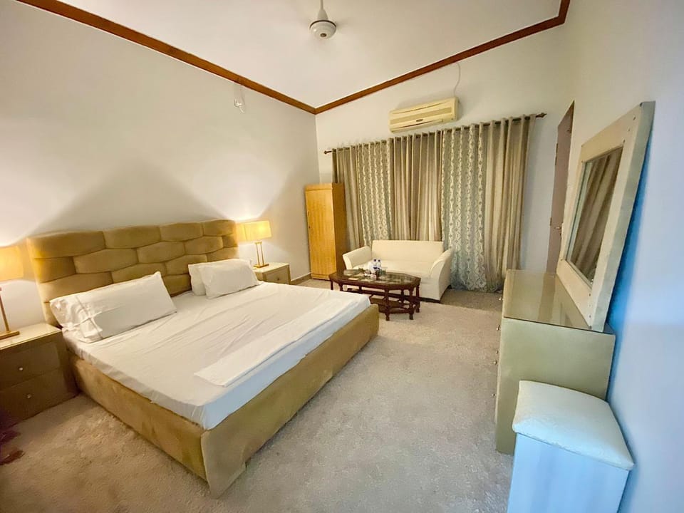Two minutes walk from jinnah super market,Islamabad Apartment in Islamabad Capital Territory