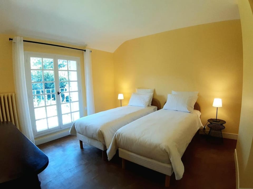 Maison de campagne de charme - La Petite Varenne House in Grand Est