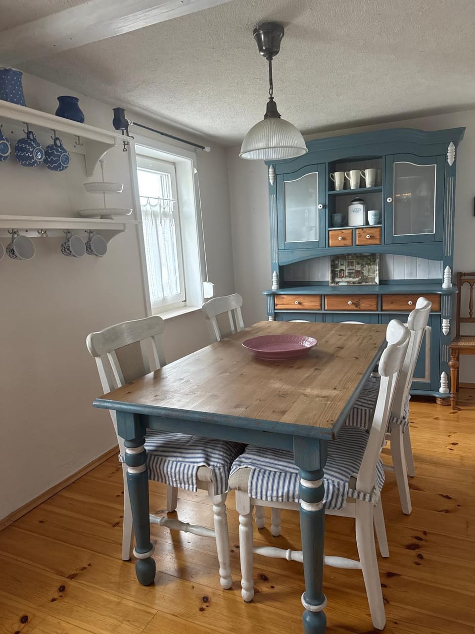 Property building, Kitchen or kitchenette, Living room