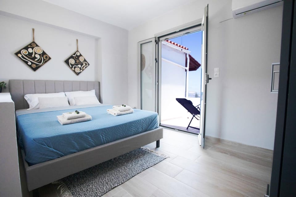 Bed, Balcony/Terrace, Balcony/Terrace, Photo of the whole room, Bedroom, towels
