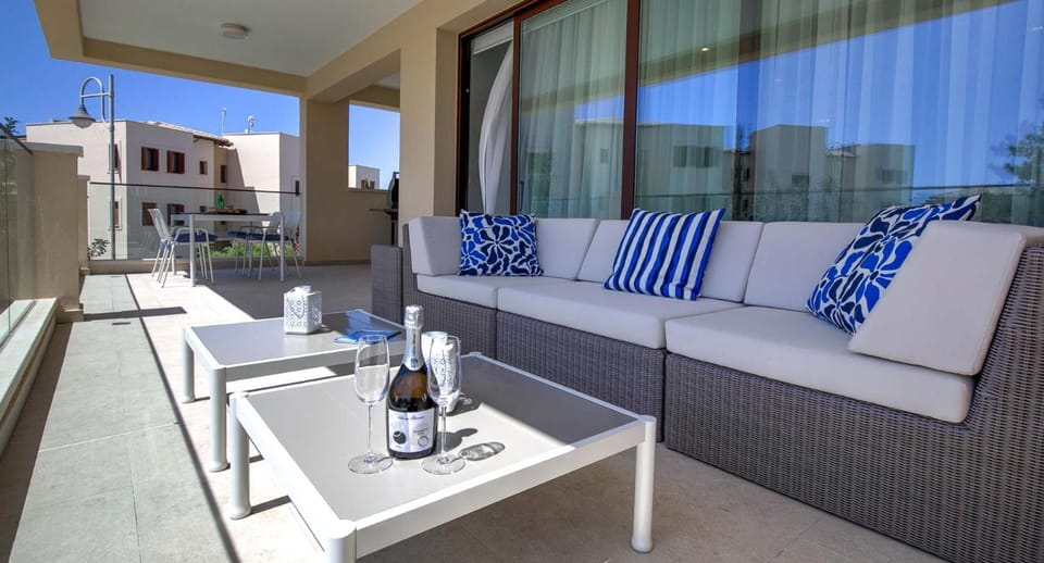 Balcony/Terrace, Seating area, Floor plan, Dining area