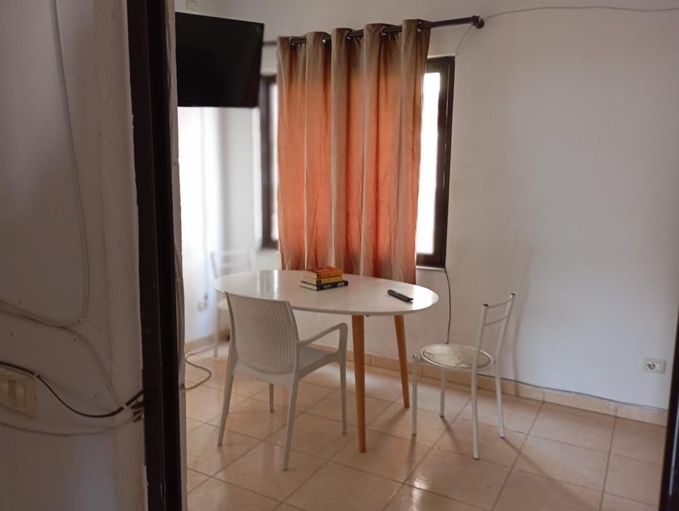 Blue Diamond HOSTEL Him Kolli STREET BUILDING NO 4 Hostel in Tirana