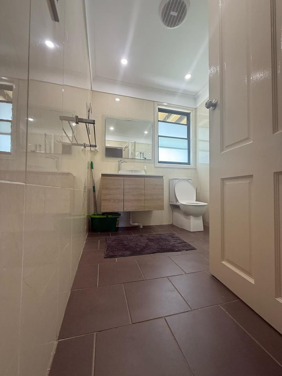 Spacious Queen Room with Private Balcony - GA4 Vacation rental in Sydney