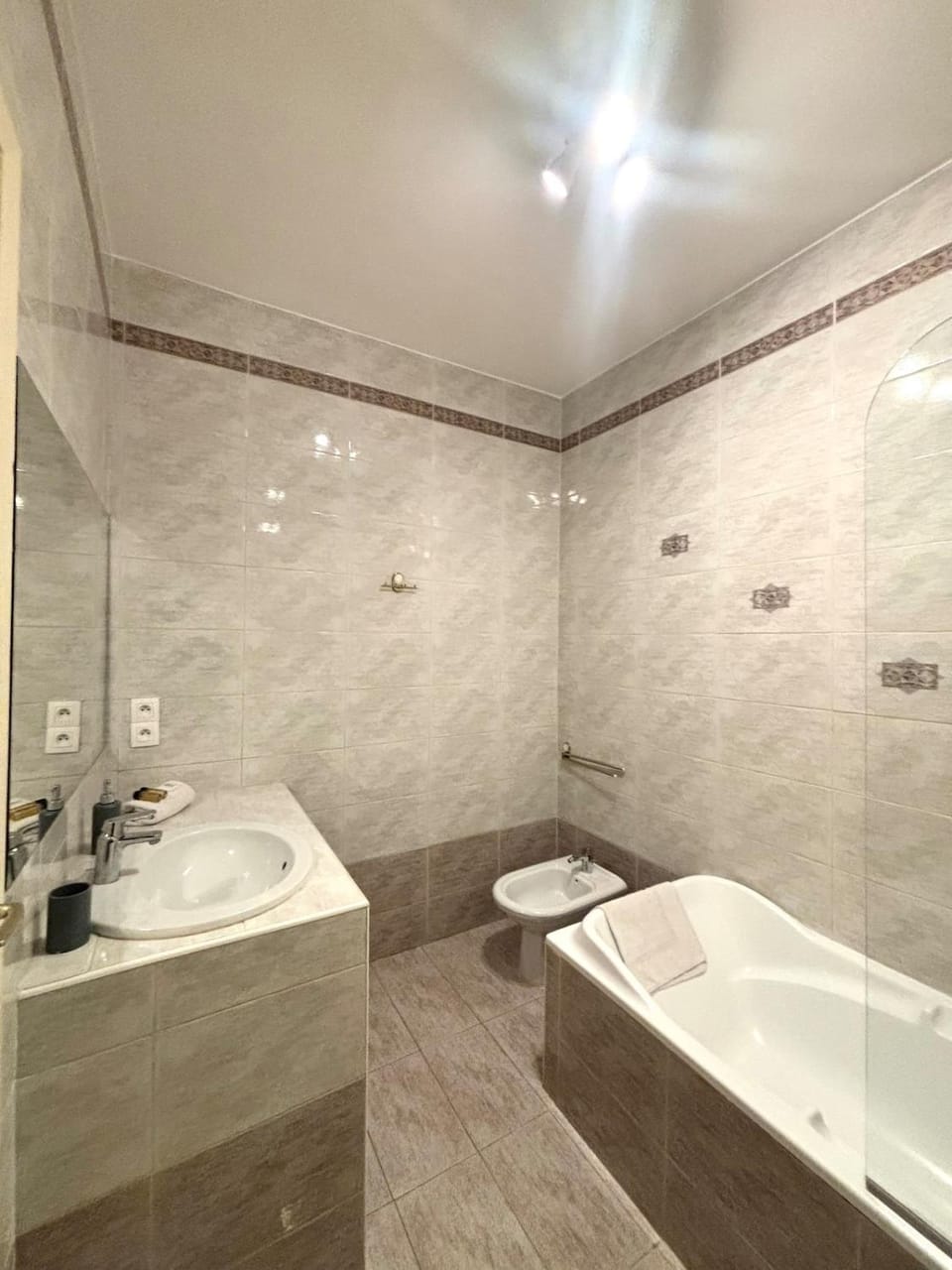 NICE, Exceptional Sea View, Top Floor, Parking Apartment in Nice