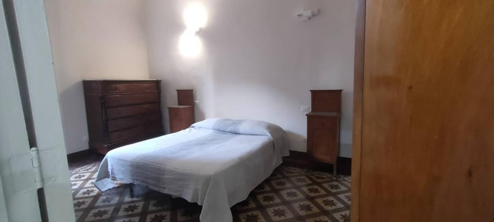 Bed, Decorative detail, Bedroom