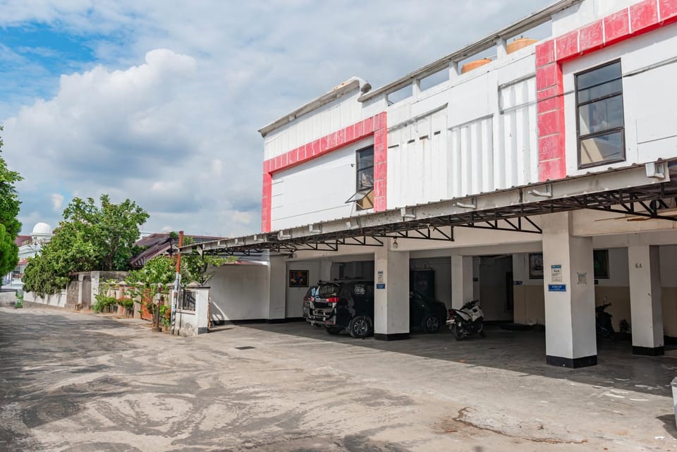 Facade/entrance