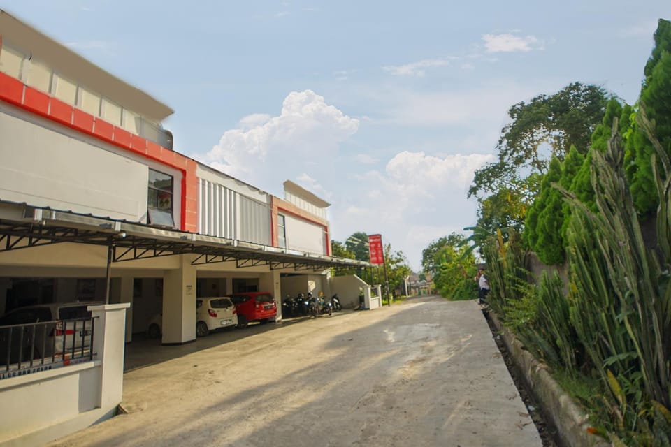 Facade/entrance