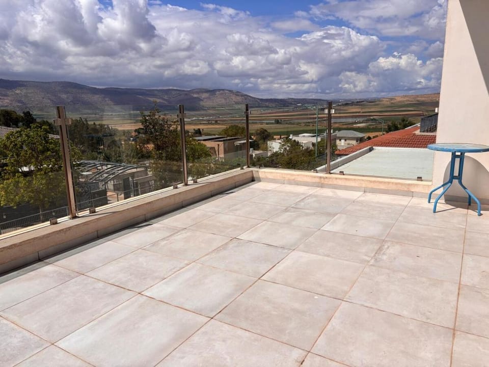 Natural landscape, View (from property/room), Balcony/Terrace