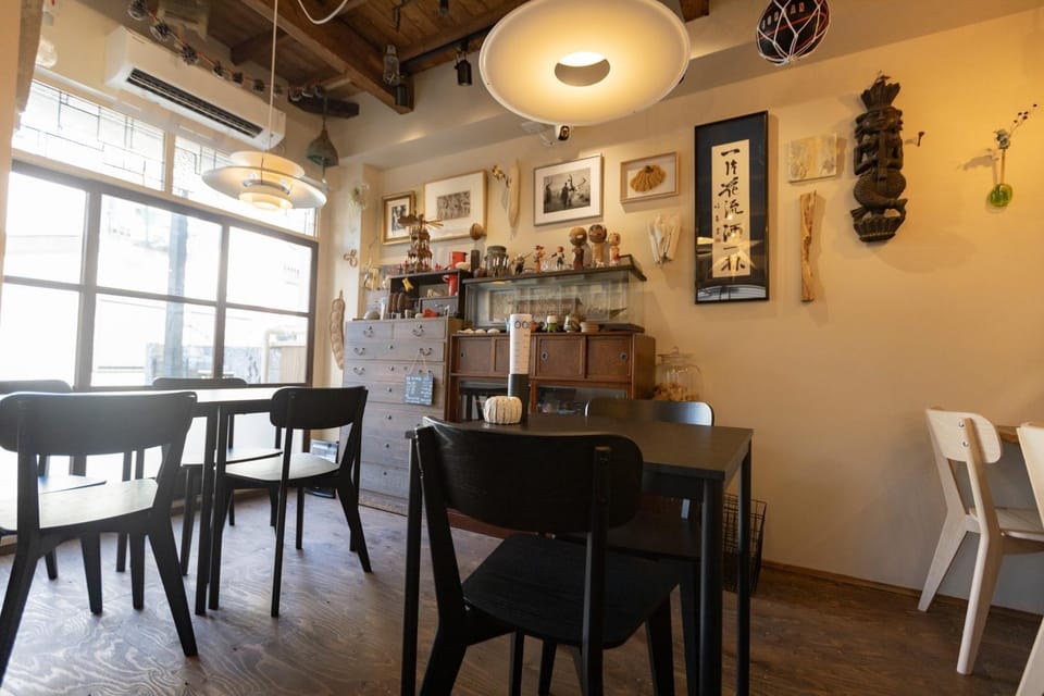 Restaurant/places to eat, Lounge or bar