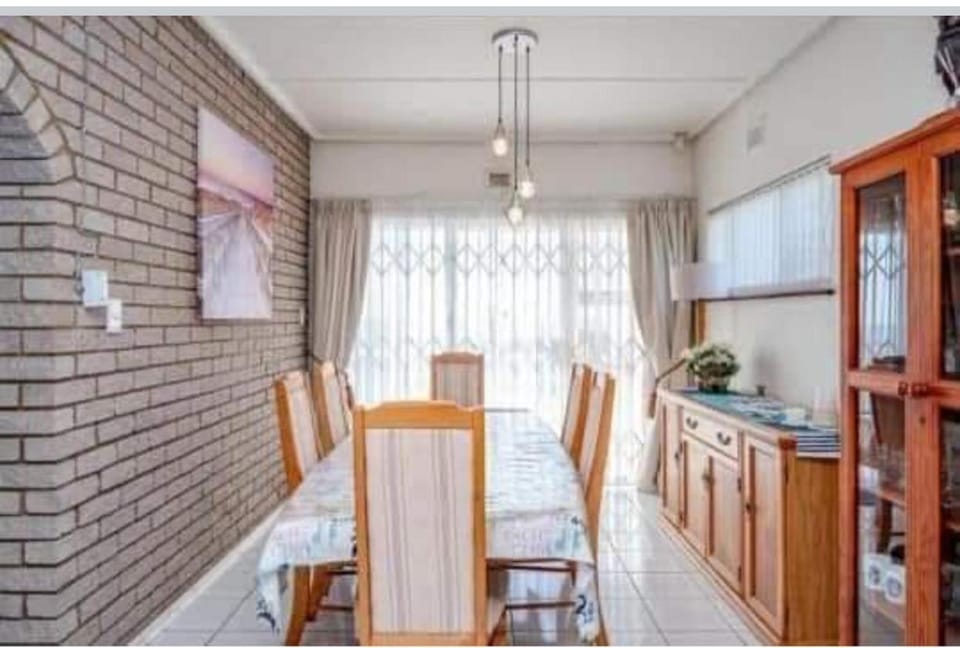 MARGATE, UVONGO CHALETS No 2 Apartment in Margate
