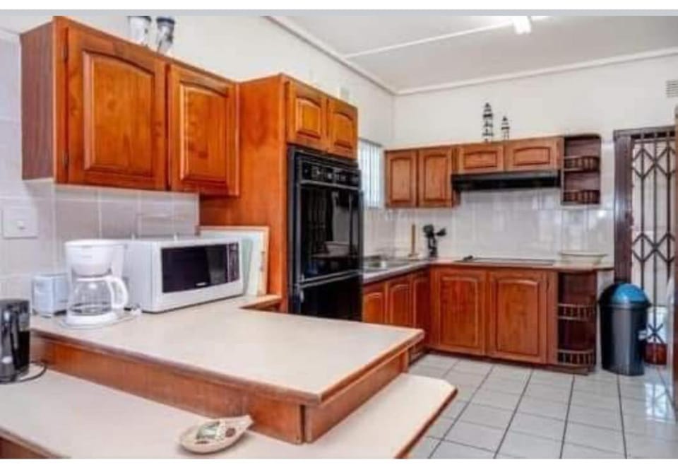 MARGATE, UVONGO CHALETS No 2 Apartment in Margate