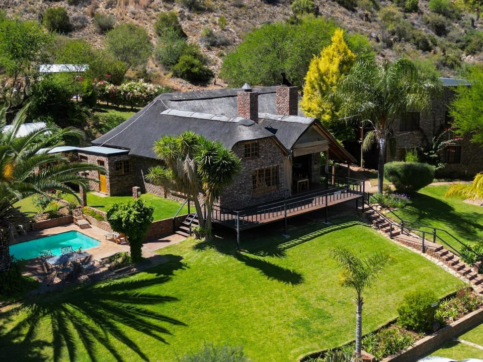 Property building, Lobby or reception, Garden view, Mountain view, Swimming pool