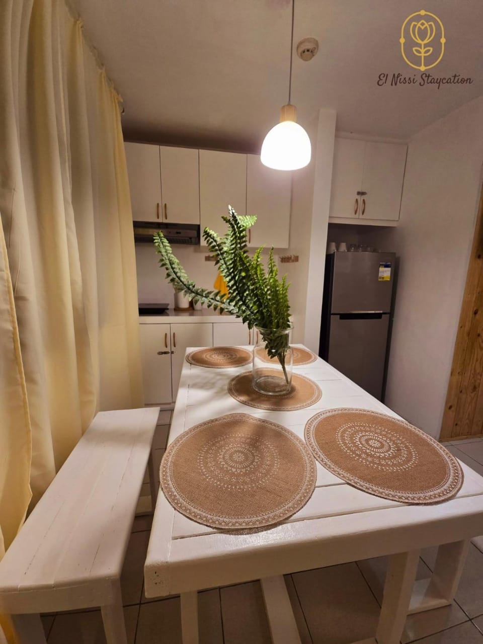 El Nissi Staycation, THE BARIQUIT SUITE, Enchanted Kingdom Apartment in Santa Rosa